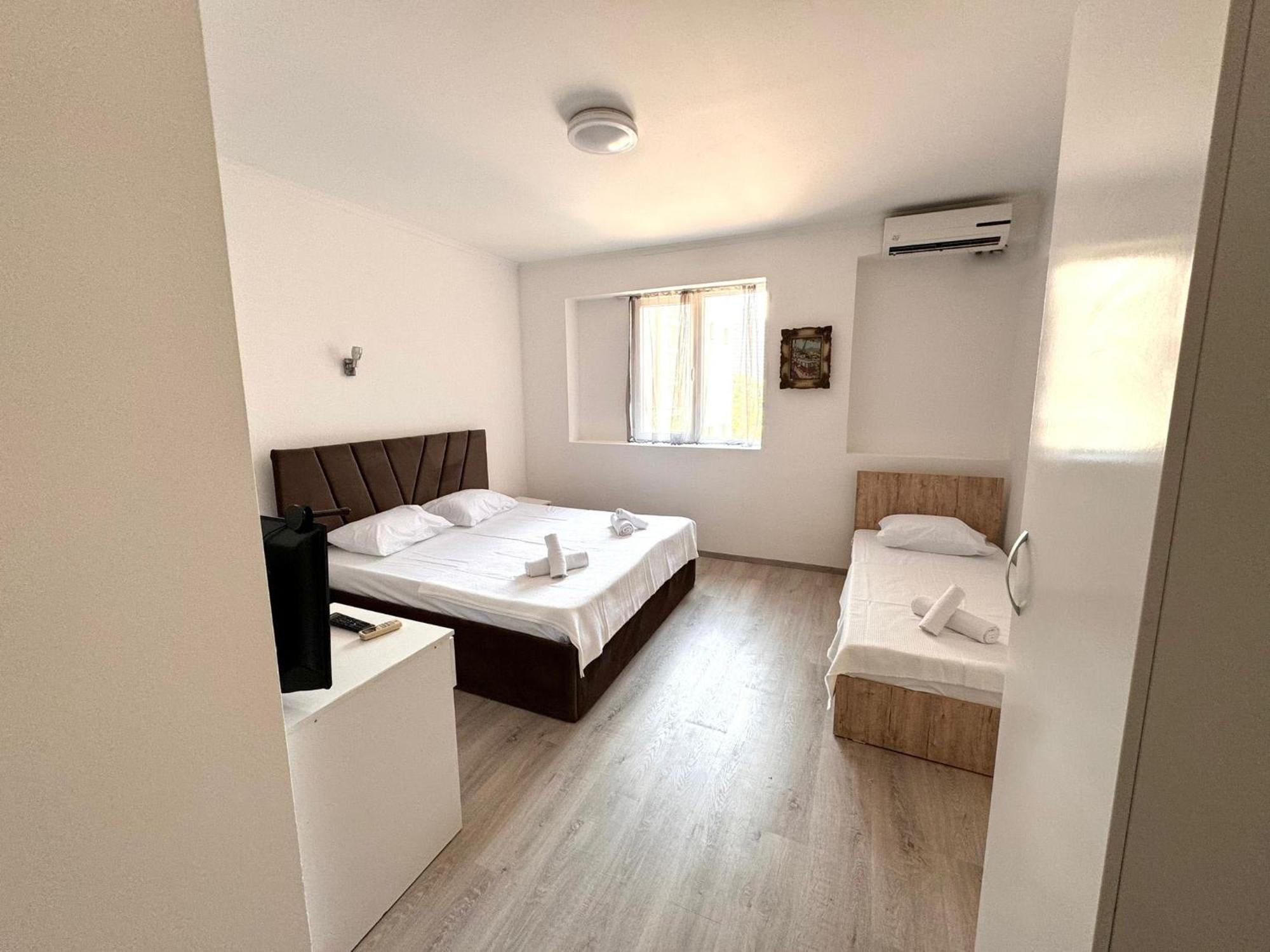 Hotel Istanbul Skopje Exteriör bild